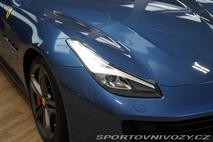 Ferrari GTC4Lusso V12 Lift Carbon Display Z 2018