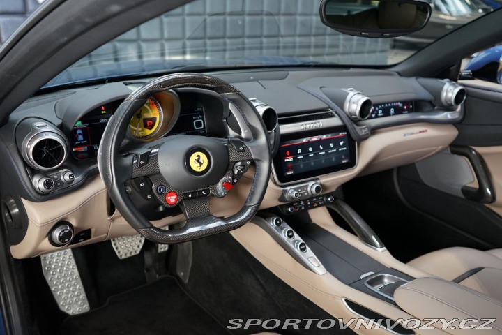Ferrari GTC4Lusso V12 Lift Carbon Display Z 2018