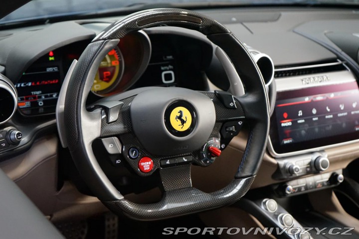 Ferrari GTC4Lusso V12 Lift Carbon Display Z 2018