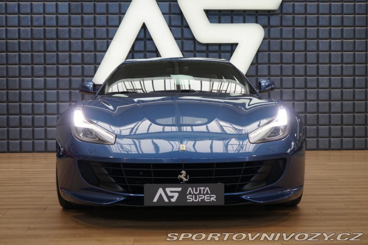 Ferrari GTC4Lusso V12 Lift Carbon Display Z 2018