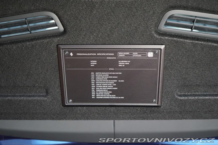 Ferrari GTC4Lusso V12 Lift Carbon Display Z 2018