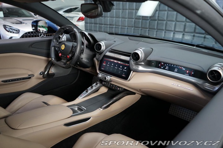 Ferrari GTC4Lusso V12 Lift Carbon Display Z 2018