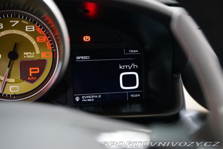 Ferrari GTC4Lusso V12 Lift Carbon Display Z 2018