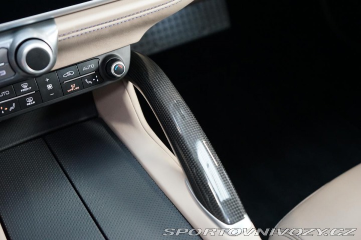 Ferrari GTC4Lusso V12 Lift Carbon Display Z 2018