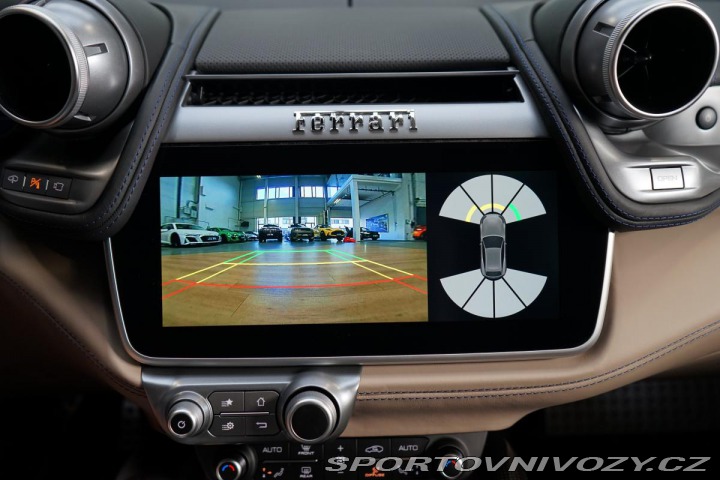Ferrari GTC4Lusso V12 Lift Carbon Display Z 2018