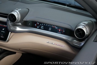 Ferrari GTC4Lusso V12 Lift Carbon Display Z 2018