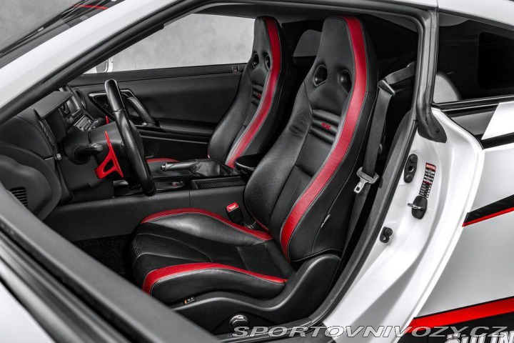 Nissan GT-R 2012
