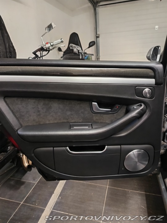 Audi S8  2008