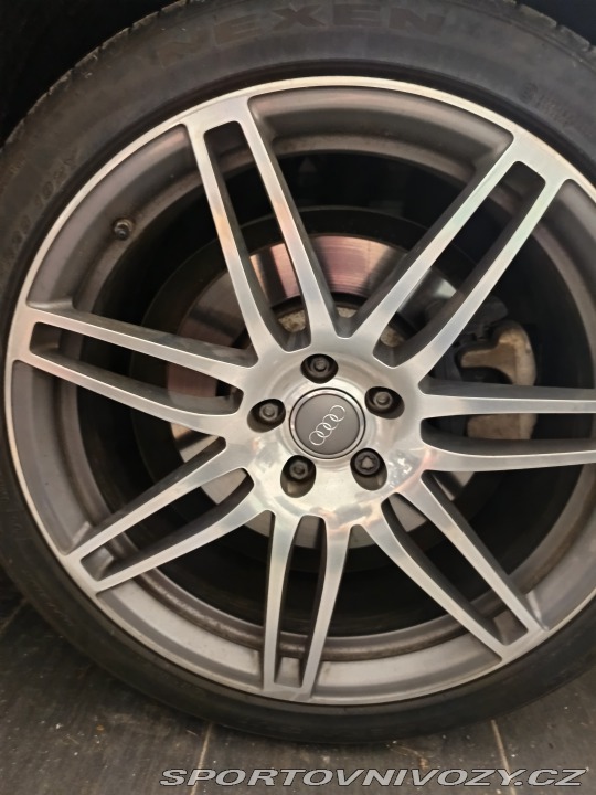 Audi S8  2008