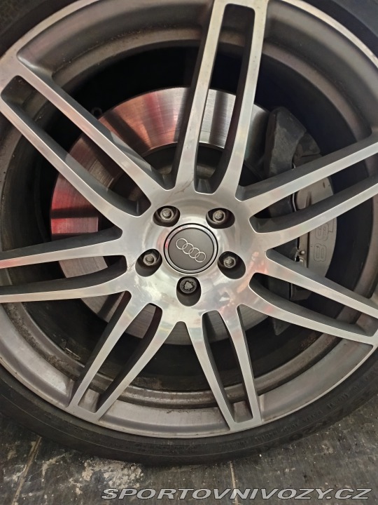 Audi S8  2008