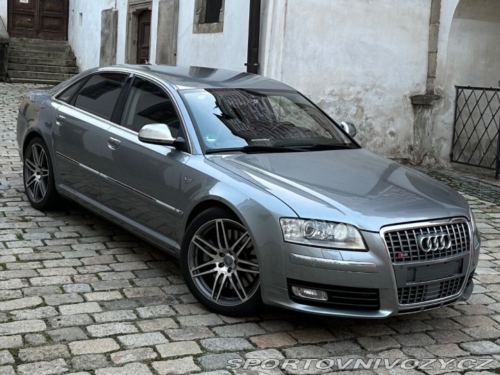 Audi S8  2008
