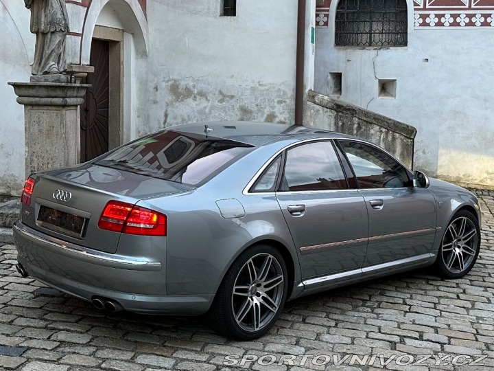 Audi S8  2008
