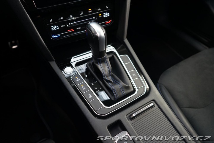 Volkswagen Arteon R 235kW 4X4 DCC Pano LED 2022