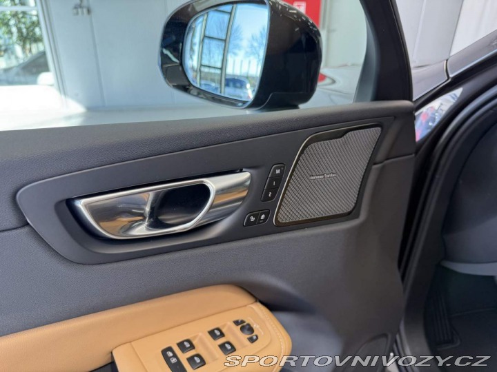 Volvo Ostatní modely XC60 T8 AWD  ULTRA Dark 2025 2025