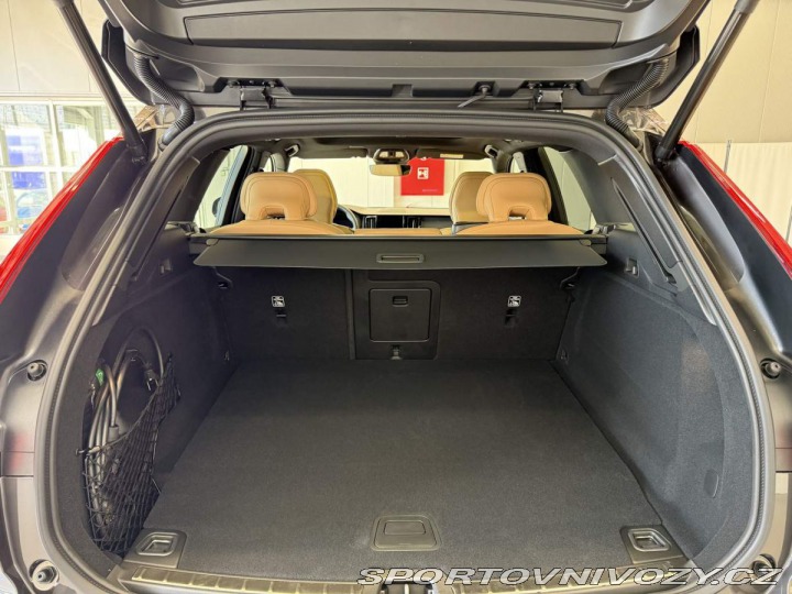 Volvo Ostatní modely XC60 T8 AWD RECHARGE 2.0L 310+ 2025