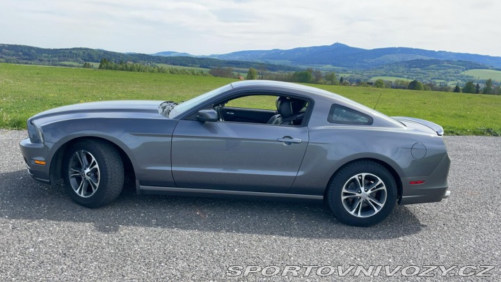 Ford Mustang 3,7 V6 premium 2014