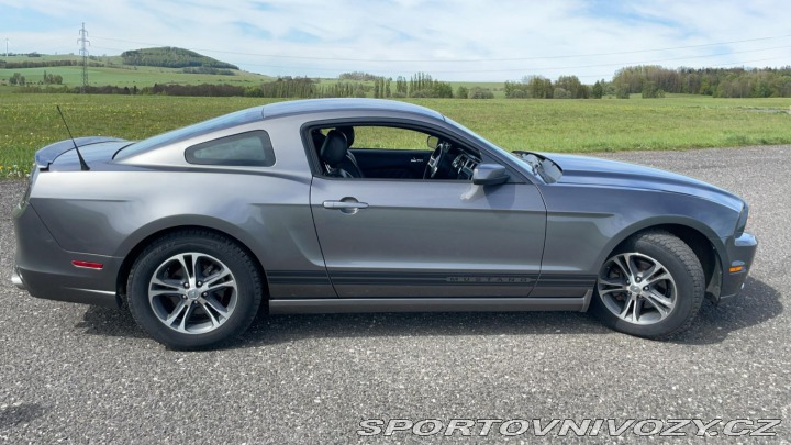 Ford Mustang 3,7 V6 premium 2014