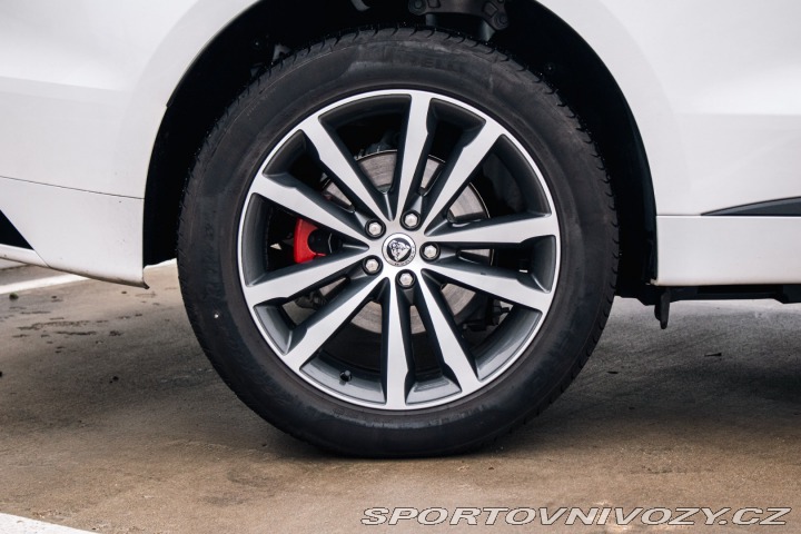 Jaguar F-Pace 2.0 I4 P250 R-Dynamic SE 2023