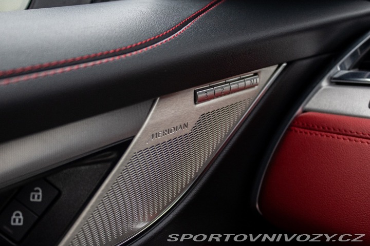 Jaguar F-Pace 2.0 I4 P250 R-Dynamic SE 2023