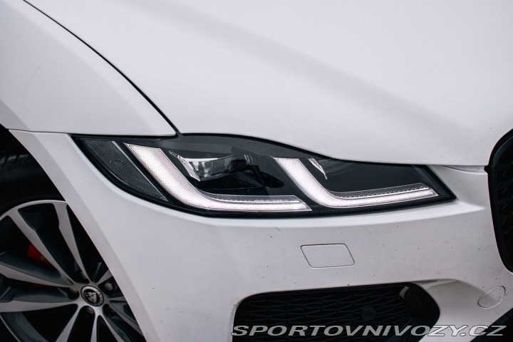 Jaguar F-Pace 2.0 I4 P250 R-Dynamic SE 2023