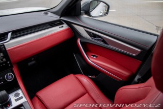 Jaguar F-Pace 2.0 I4 P250 R-Dynamic SE 2023