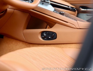 Aston Martin DB12 VOLANTE 4.0 V8 *Q Spirit 2024
