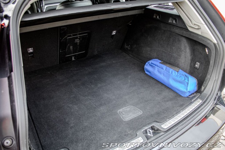 Volvo V60  2020