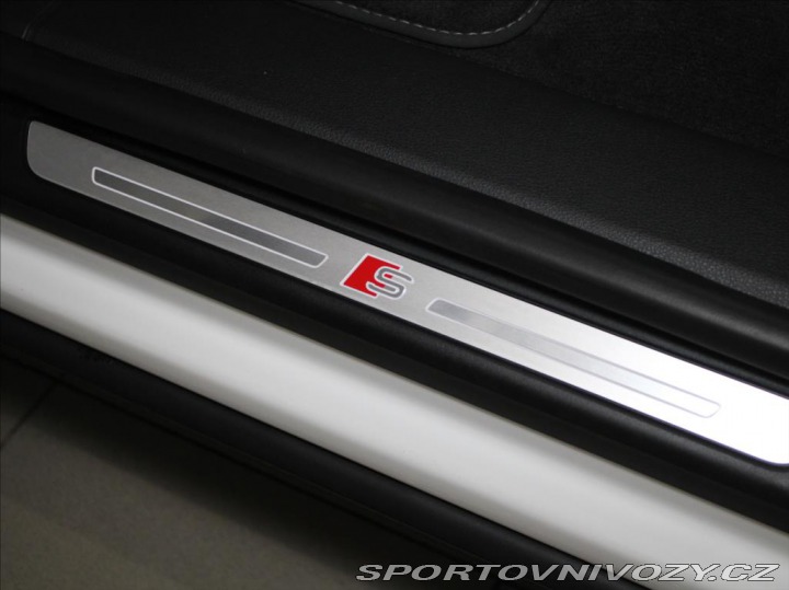Audi Ostatní modely Q8 3,0 55 TFSi S-Line 16tkm. 2023
