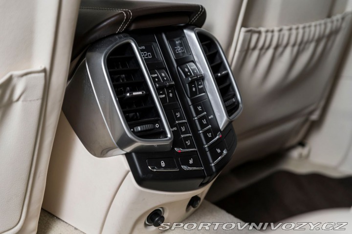 Porsche Cayenne S/Pano/BOSE/4zóny/2xTV 2015