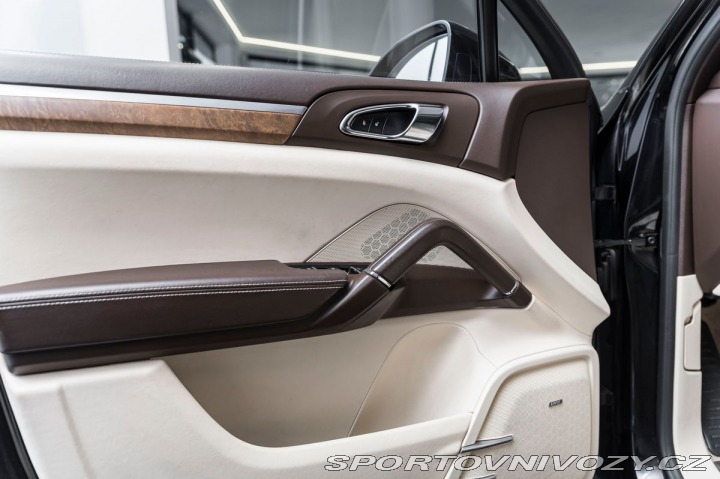 Porsche Cayenne S/Pano/BOSE/4zóny/2xTV 2015