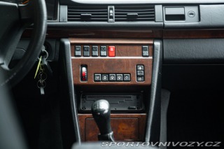Mercedes-Benz E 200 TE SW 1992