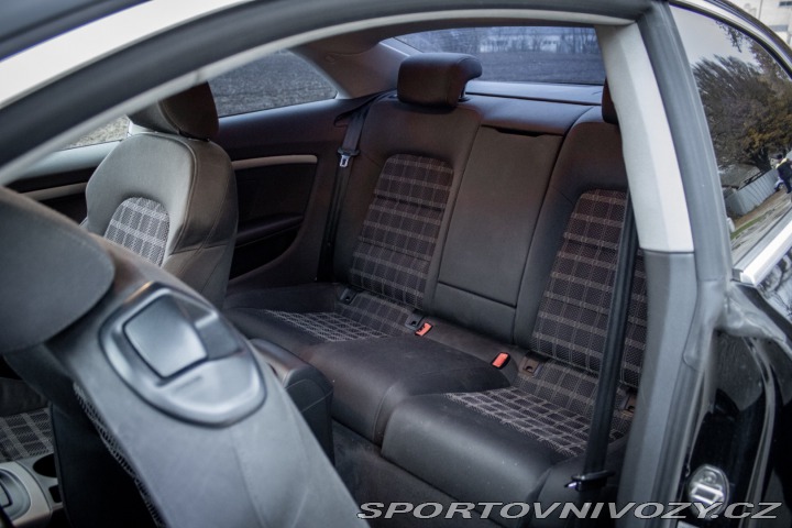 Audi A5 2.0 TDI DPF quattro Pres 2012