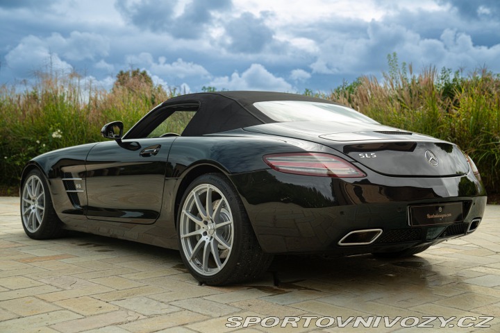 Mercedes-Benz SLS AMG Roadster 2011