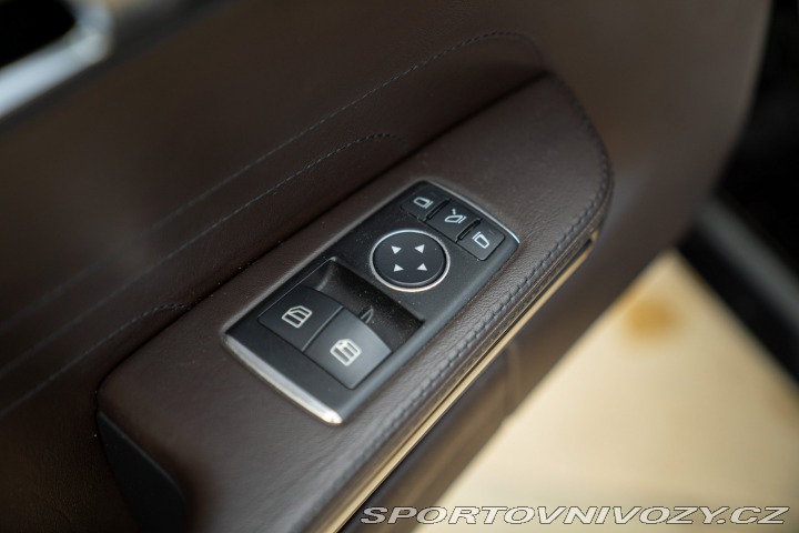Mercedes-Benz SLS AMG Roadster 2011