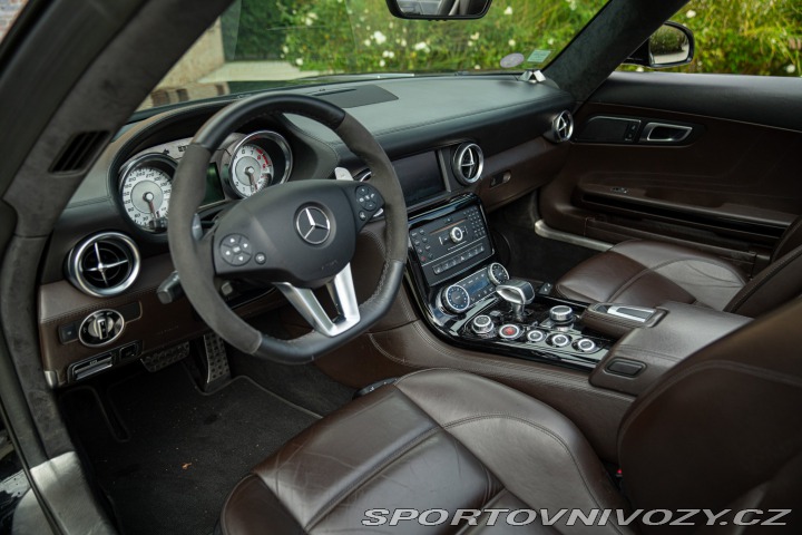 Mercedes-Benz SLS AMG Roadster 2011