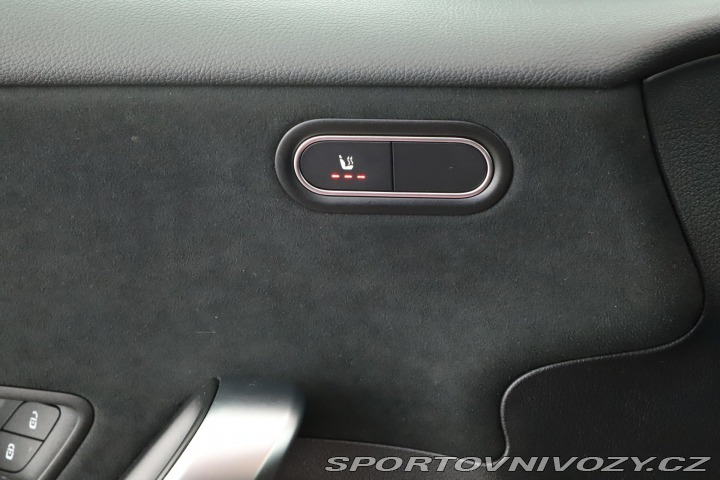 Mercedes-Benz A AMG Line A 220 4MATIC 2023