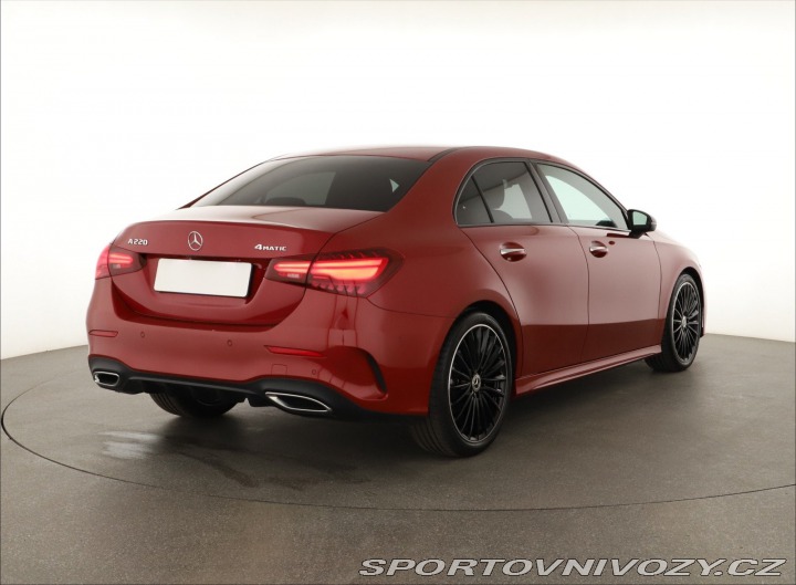 Mercedes-Benz A AMG Line A 220 4MATIC 2023