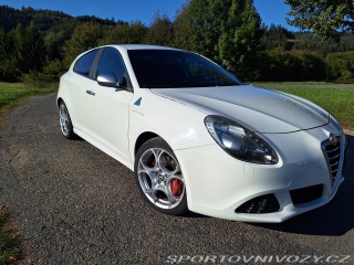 Alfa Romeo Giulietta Quadriofoglio verde