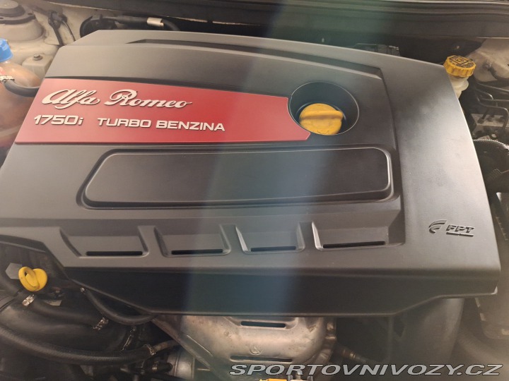 Alfa Romeo Giulietta Quadriofoglio verde 2010