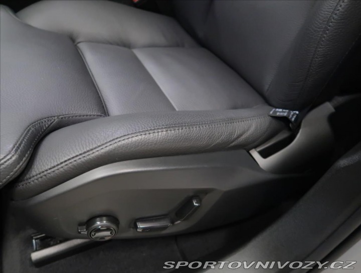 Volvo Ostatní modely XC60 2,0 B5 AWD AUT Plus POLES 2024