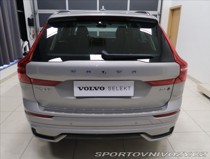 Volvo Ostatní modely XC60 2,0 B5 AWD AUT Plus POLES 2024