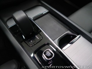 Volvo Ostatní modely XC60 2,0 B5 AWD AUT Plus POLES 2024
