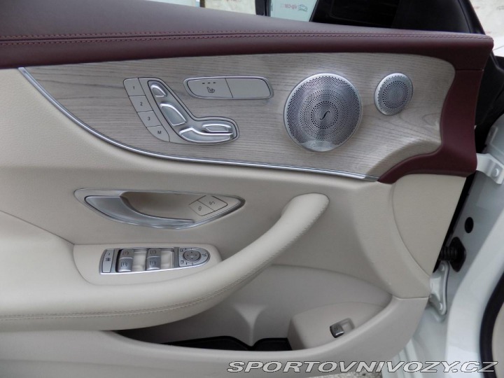 Mercedes-Benz E 400d/AMG-Line/4-M/PANO/ 2019