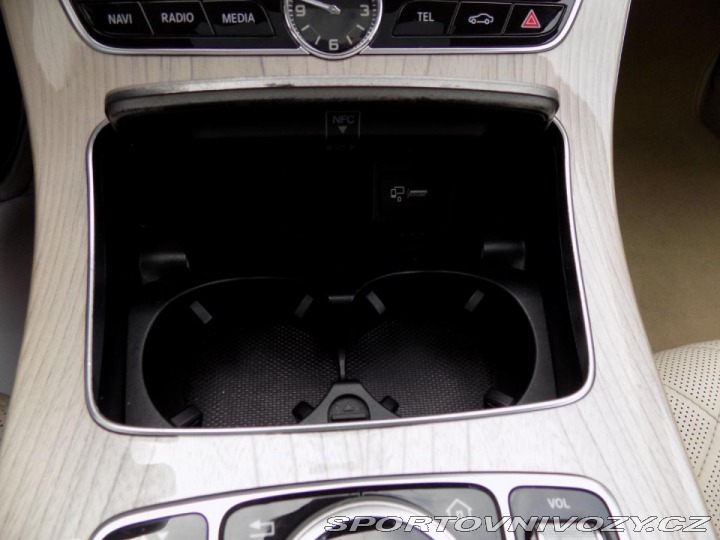 Mercedes-Benz E 400d/AMG-Line/4-M/PANO/ 2019