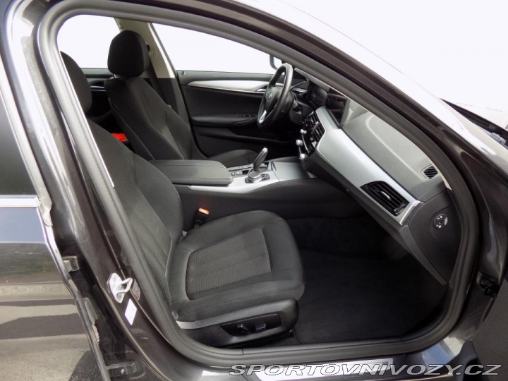 BMW 5 530e/xDrive/Full-LED/DPH/ 2021