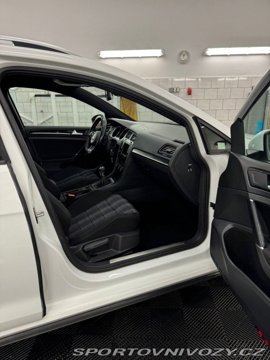 Volkswagen Golf Gtd Variant 2015