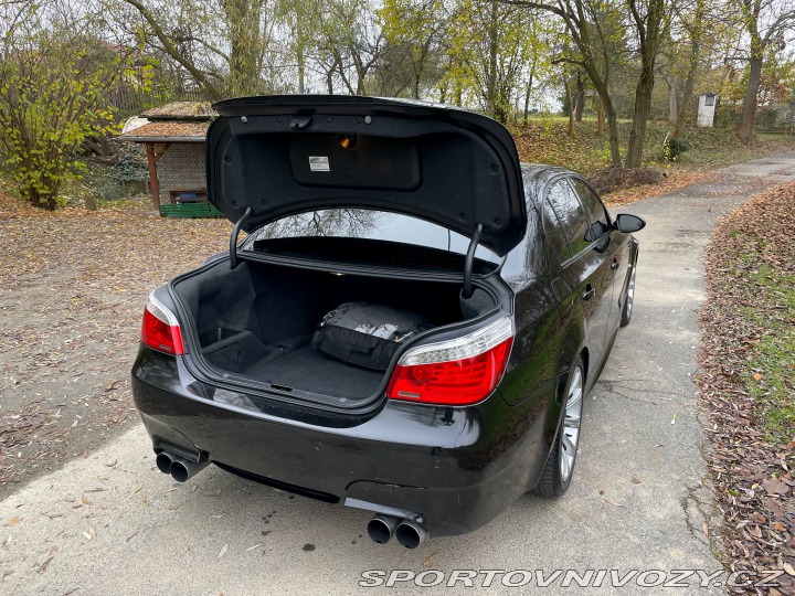 BMW M5 E60 V10 2006