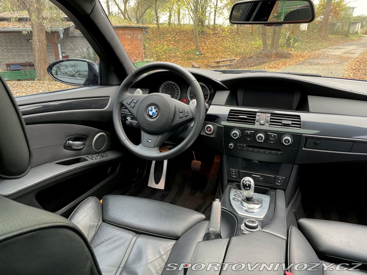 BMW M5 E60 V10 2006