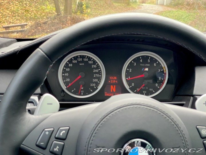 BMW M5 E60 V10 2006