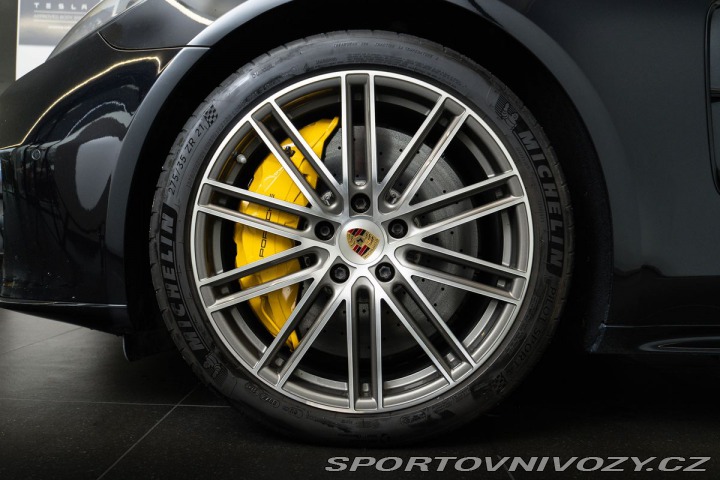 Porsche Panamera Turbo Sport Turismo 2019